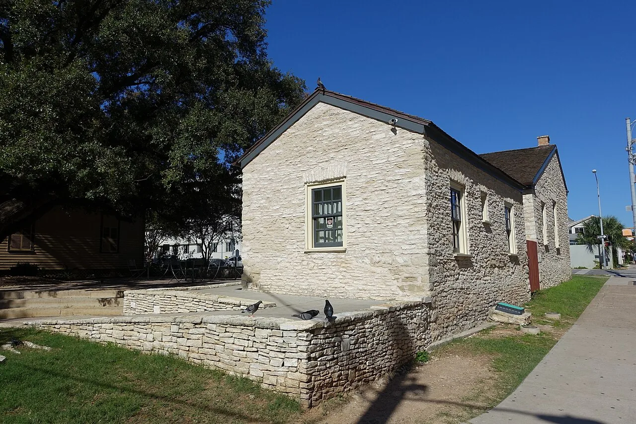 Susanna Dickinson Museum
